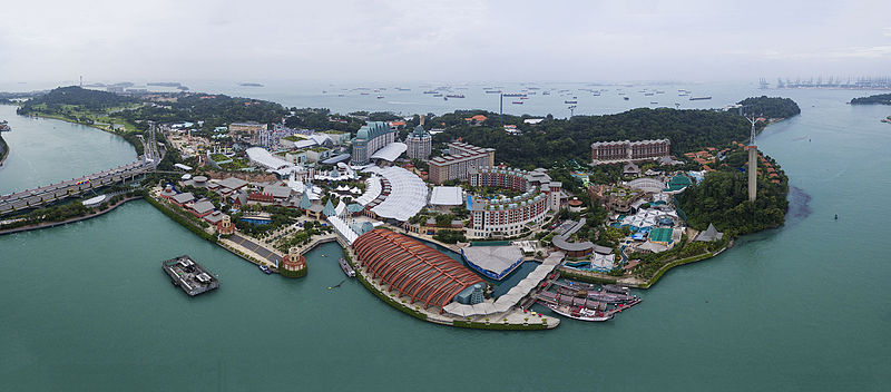 https://upload.wikimedia.org/wikipedia/commons/thumb/c/c3/1_sentosa_aerial_2016.jpg/800px-1_sentosa_aerial_2016.jpg