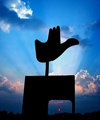 https://upload.wikimedia.org/wikipedia/commons/thumb/a/a0/Open_Hand_Monument_in_Chandigarh.jpg/201px-Open_Hand_Monument_in_Chandigarh.jpg